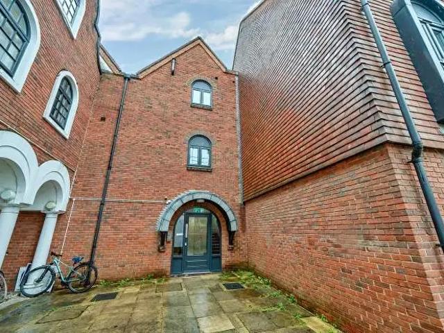 Apartment for rent in Caldecott, Dromore