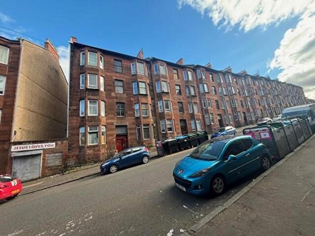 Apartment for rent in Haghill, Scotland