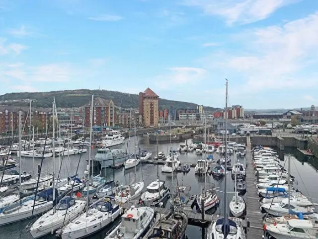 Apartment for rent in Waterfront, Swansea
