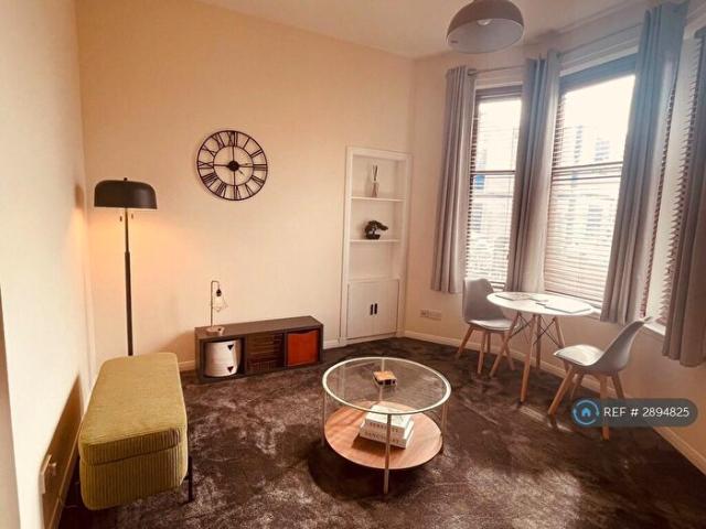 Apartment for rent in Haghill, Scotland