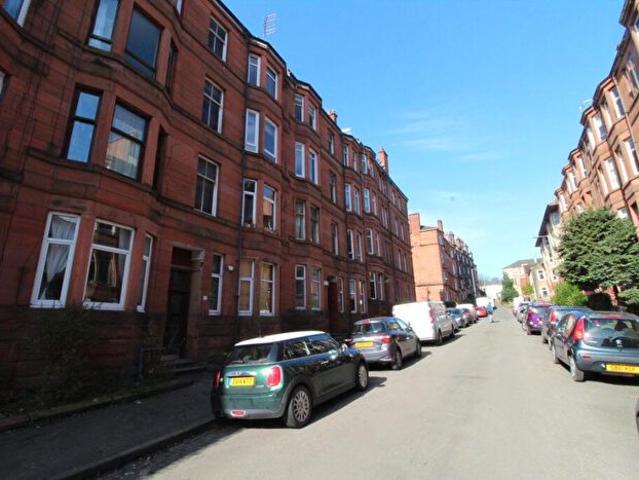 Apartment for rent in Broomhill, Scotland