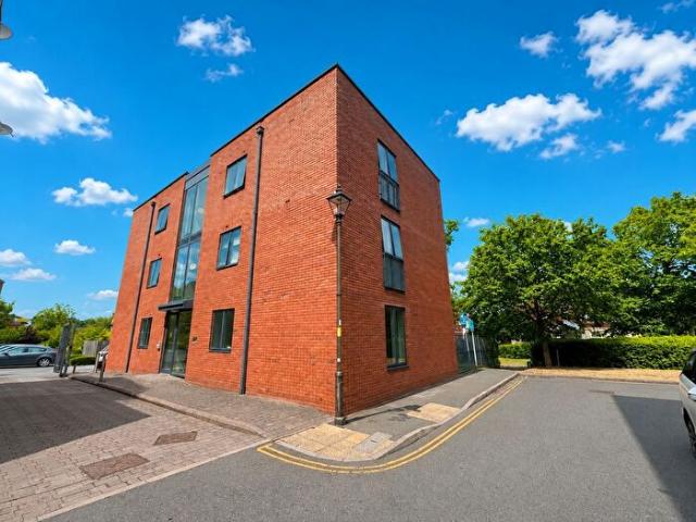 Apartment for rent in Dickens Heath, West Midlands