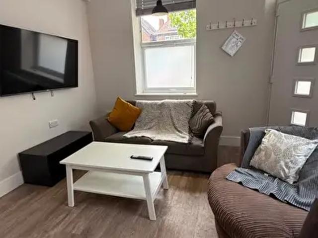 Apartment for rent in Lady Bay, Barton In Fabis