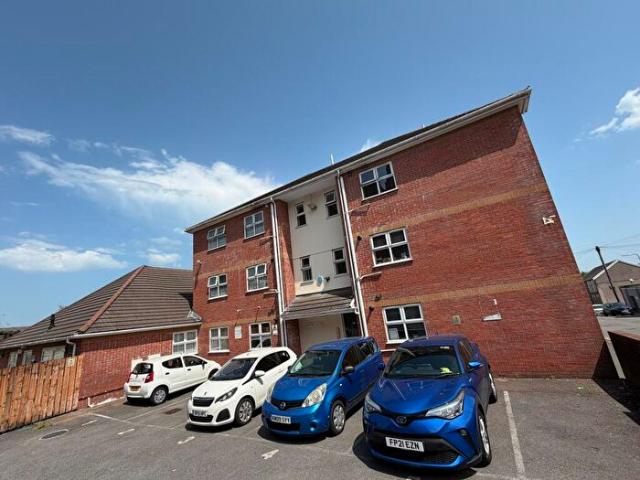 Apartment for rent in Nangreaves, Wales