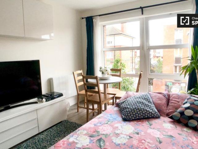 Apartment to rent in Bluebell, North Tipperary