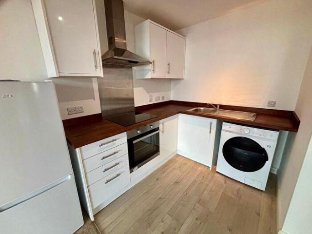 Apartment for rent in Woodloes Park, Green Close