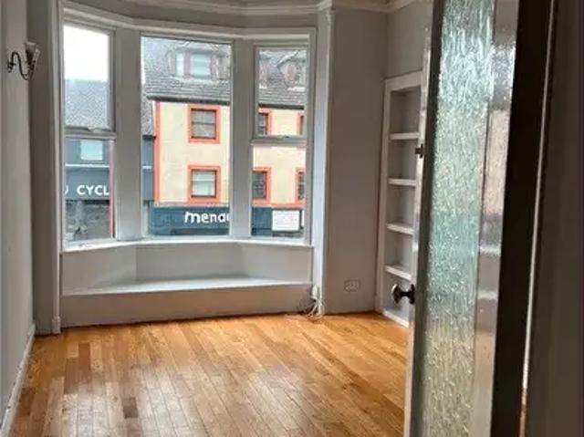 Apartment for rent in Castlehead, Glenburn