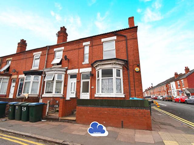 Apartment for rent in Ball Hill, West Midlands