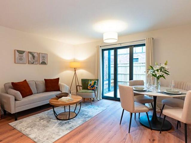 Apartment for rent in Cowley Marsh, The Slade