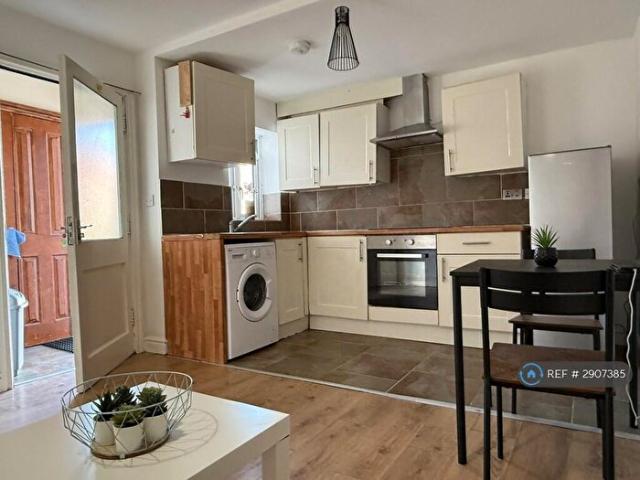 Apartment for rent in Aylestone Park, Old Wharf