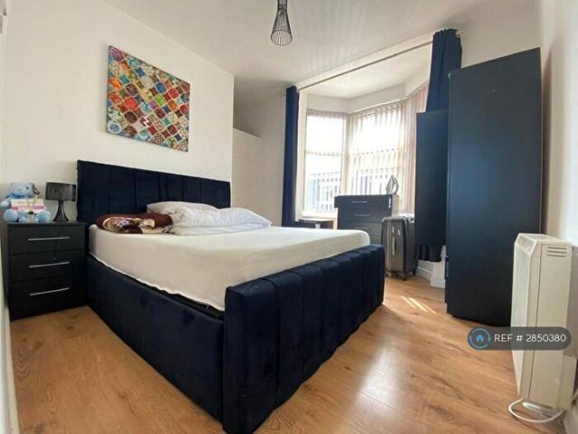 Apartment for rent in Aylestone Park, Old Wharf