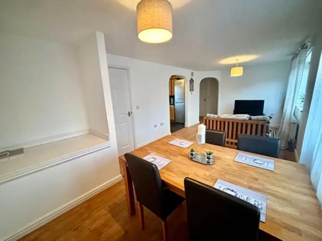 Apartment for rent in Pen-y-Waun, Penywaun