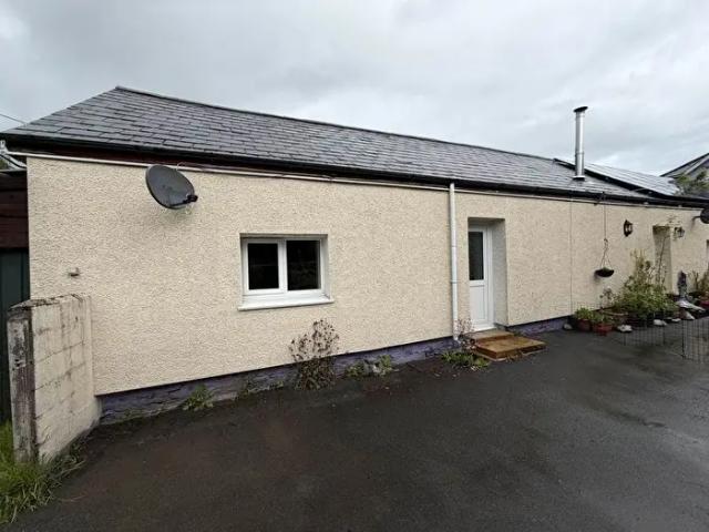 Apartment for rent in Pencarreg
