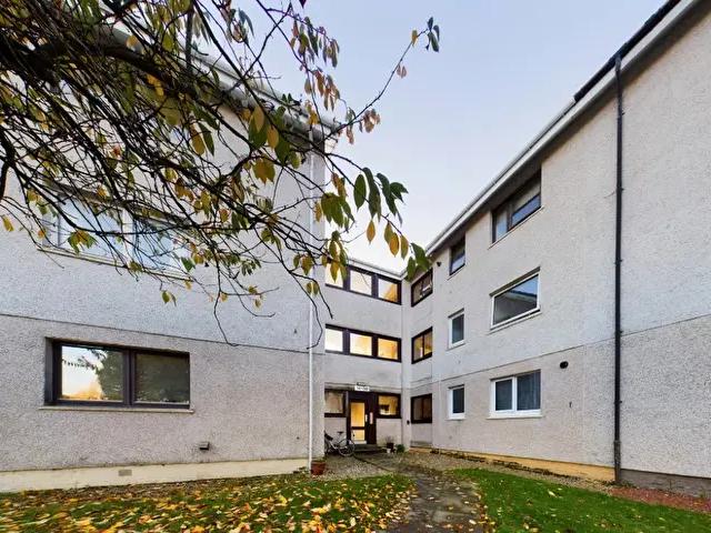 Apartment for rent in East Mains, Barassie