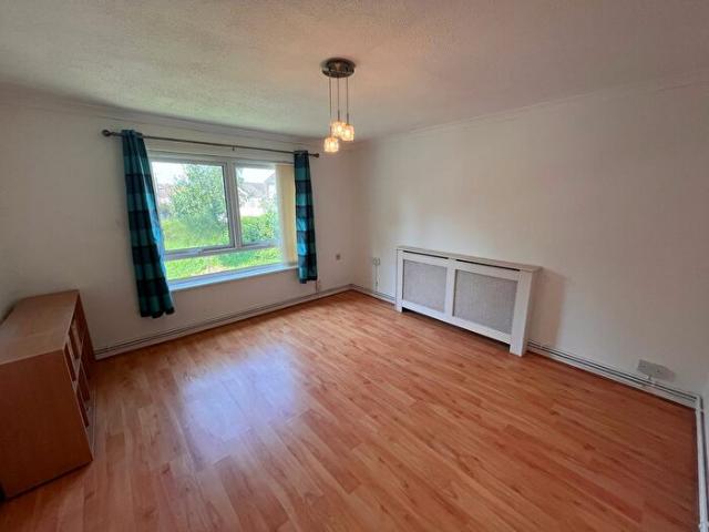 Apartment for rent in Cimla, Neath