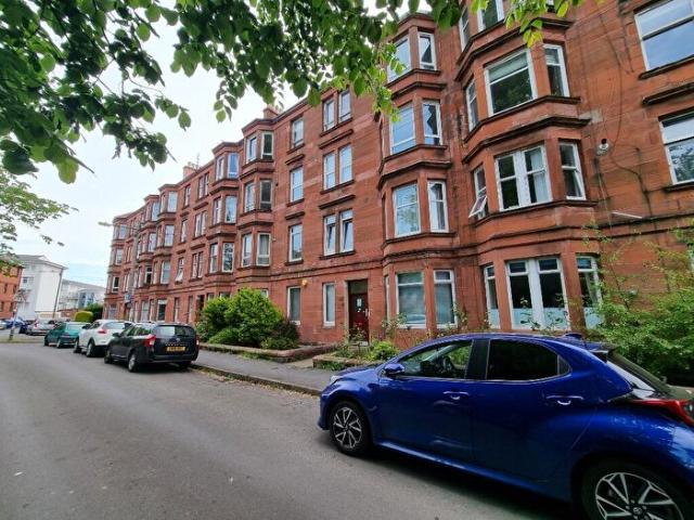 Apartment for rent in Shawmoss, Shawlands
