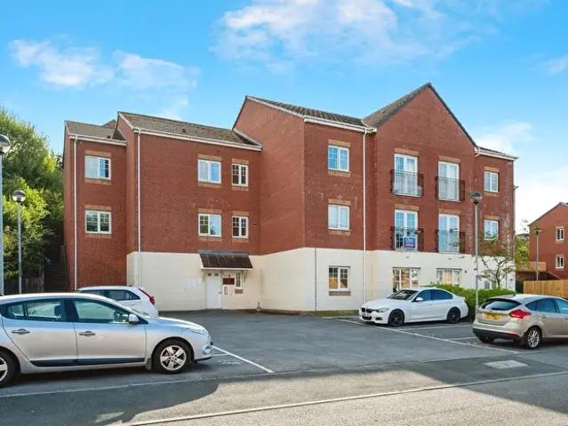 Apartment for rent in Briton Ferry, Wales