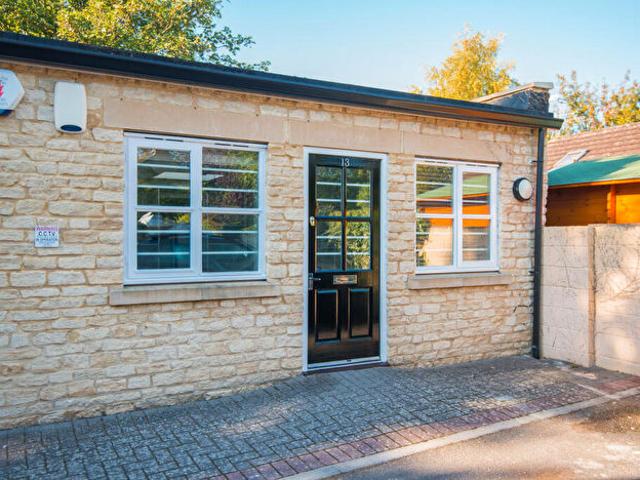 Apartment for rent in Robin Hood, The Slade