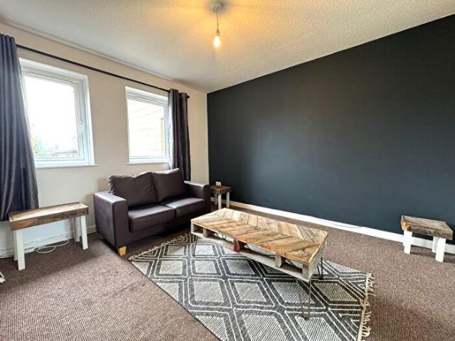 Apartment for rent in Nangreaves, Wales