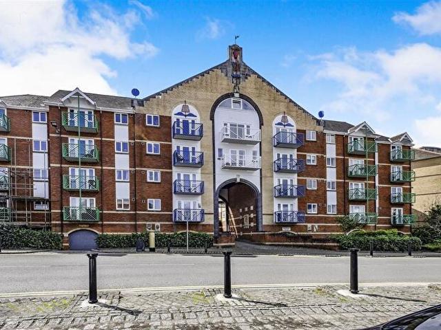 Apartment for rent in Waterfront, Swansea