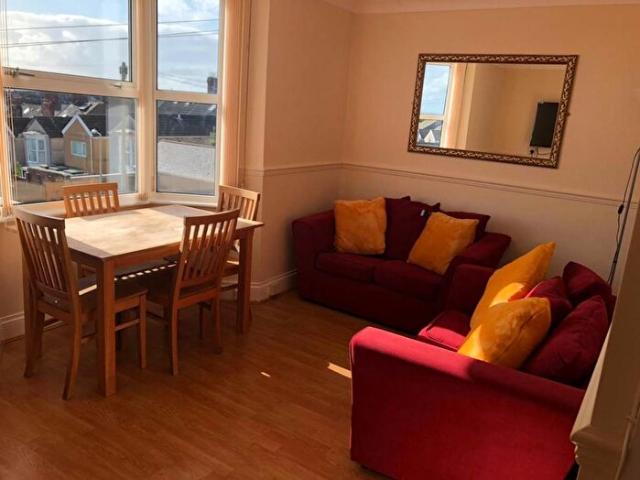 Apartment for rent in Nangreaves, Wales