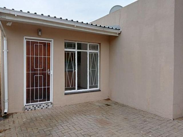 Apartment for rent in Generaal de Wet, Bloemfontein