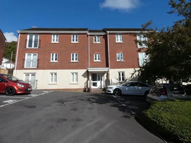 Apartment for rent in Cimla, Briton Ferry