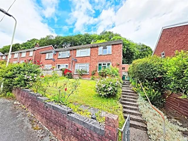 Apartment for rent in Pontypridd, Wales