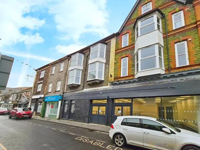 Apartment for rent in Porth