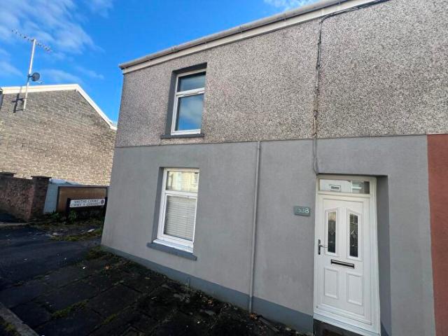 Apartment for rent in Dowlais Top, Pant