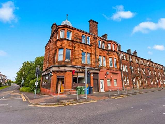 Apartment for rent in Dean Park, Renfrew