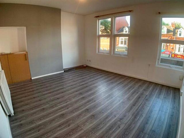 Apartment for rent in West End, Old Wharf