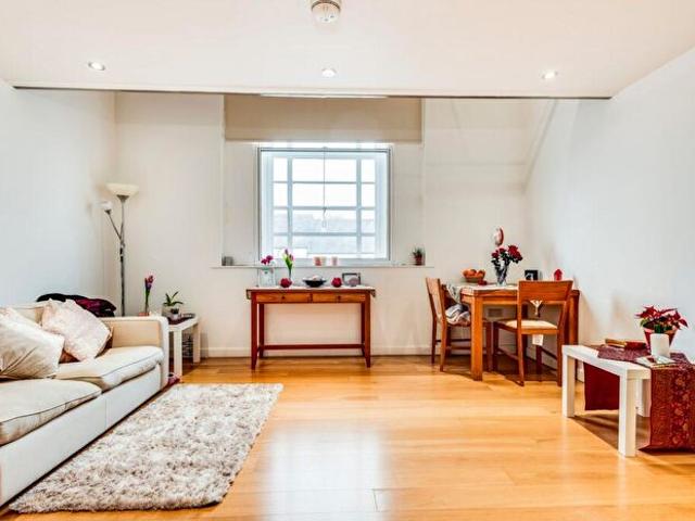 Apartment for rent in Headington Shops, The Slade