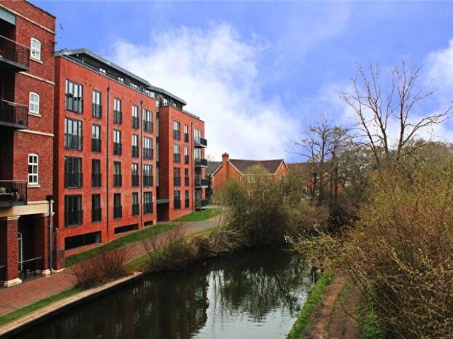 Apartment for rent in Dickens Heath, West Midlands