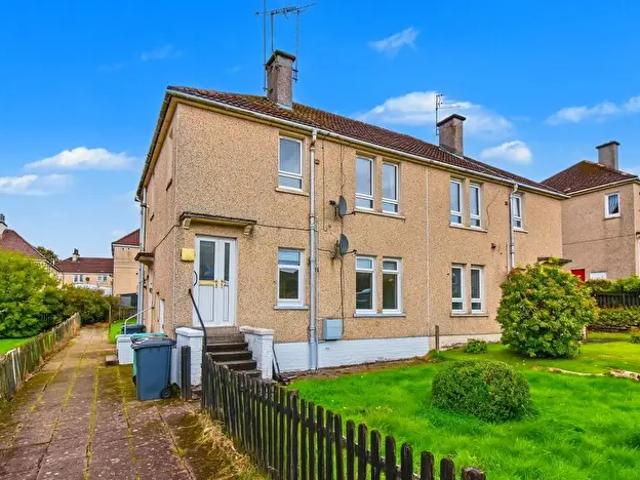 Apartment for rent in South Barrwood, Kilsyth
