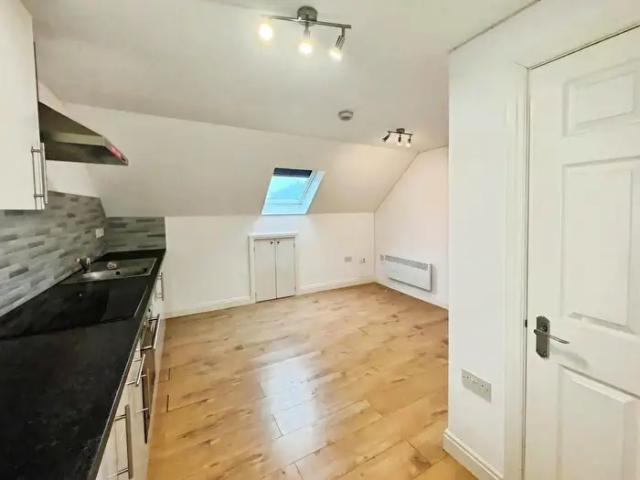 Apartment for rent in New Parks, Old Wharf