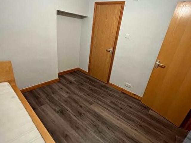 Apartment for rent in Nangreaves, Wales
