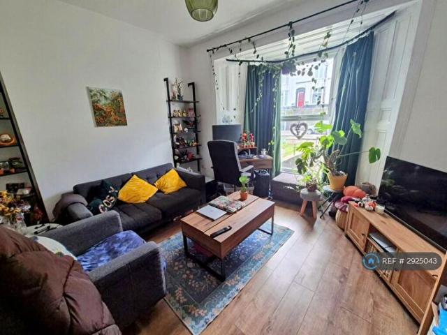 Apartment for rent in Nangreaves, Wales