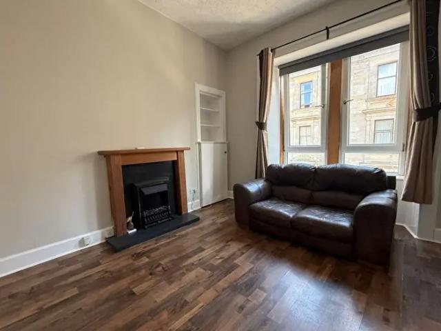 Apartment for rent in Castlehead, Glenburn