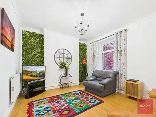 Apartment for rent in Oystermouth, Newton