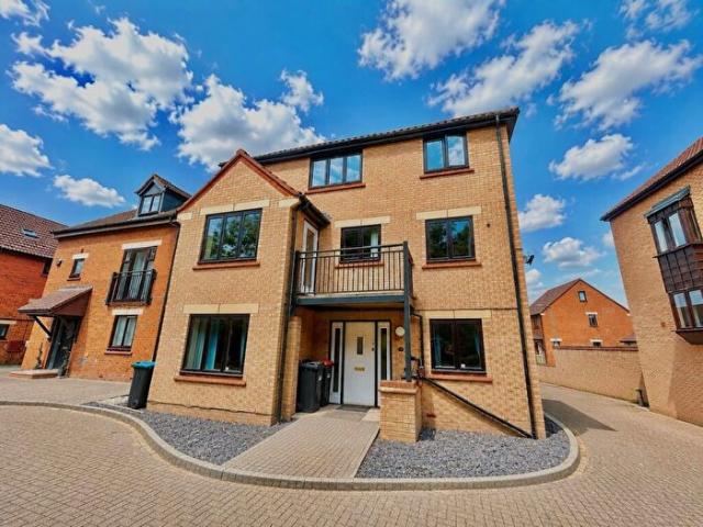 Apartment for rent in Oakhill, Shenley Church End