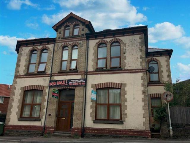 Apartment for rent in Pontypridd, Wales