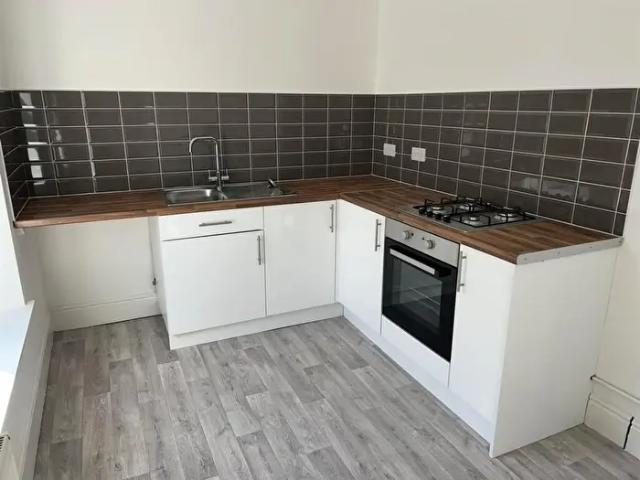 Apartment for rent in Pentre, Ton Pentre