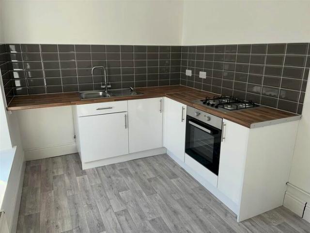 Apartment for rent in Pentre, Ton Pentre