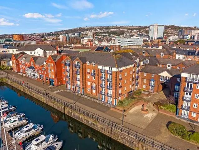 Apartment for rent in Cwmdu, Swansea