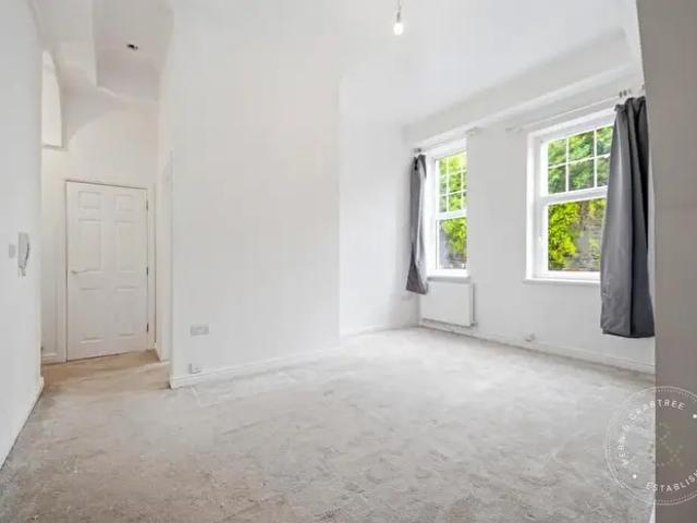 Apartment for rent in Pontypridd, Wales