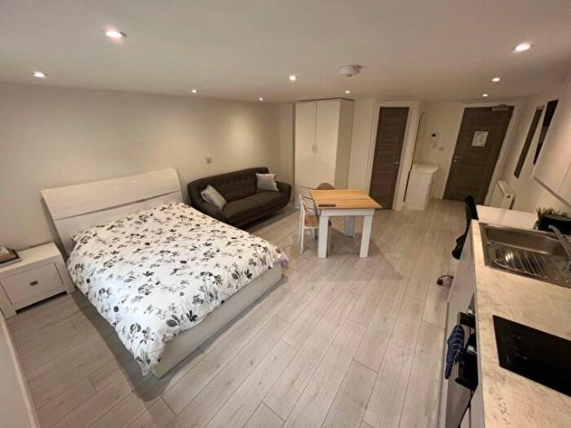 Apartment for rent in Bede Island, Old Wharf
