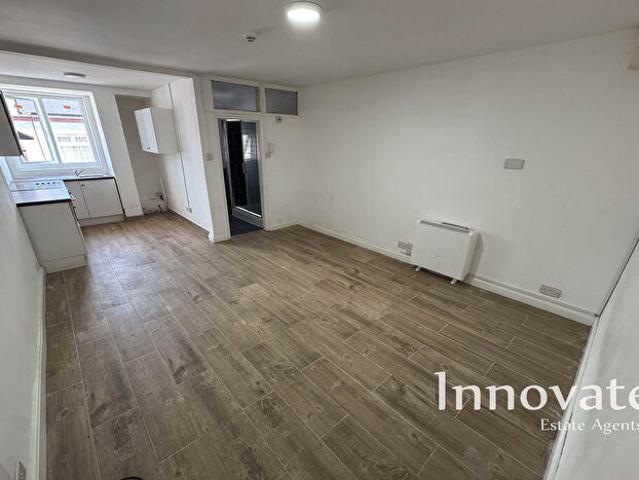 Apartment for rent in Spinney Hills, Old Wharf