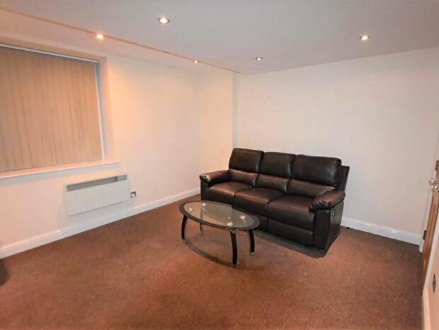 Apartment for rent in West End, Old Wharf