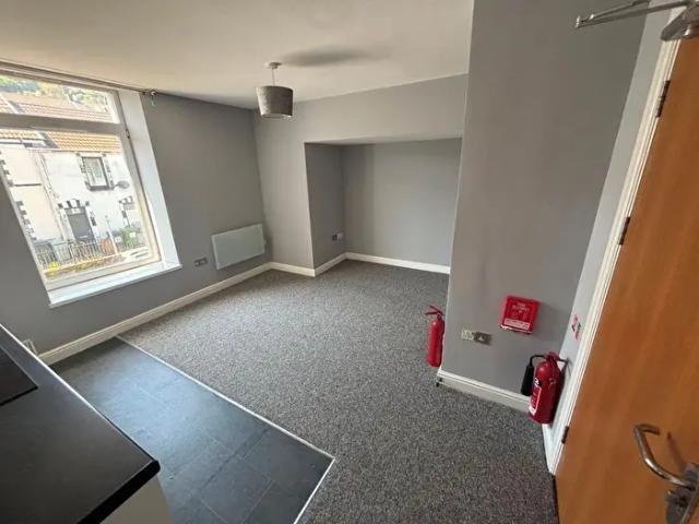 Apartment for rent in Plasmarl, Swansea